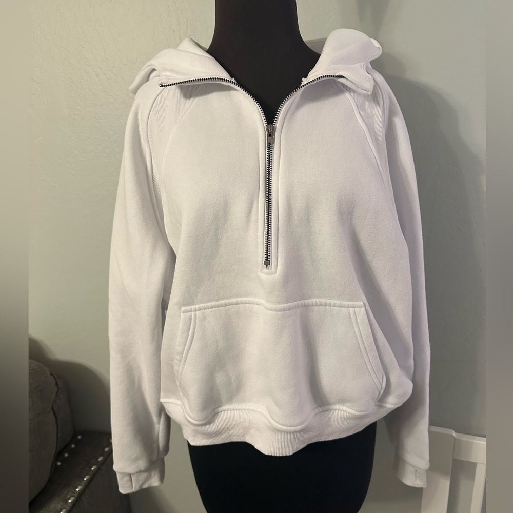 Pink Lily Making it look easy white rubbed shoulder quarter zip pullover